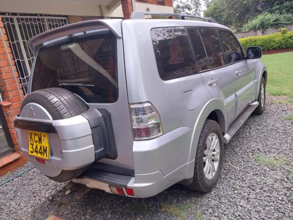 2013 Mitsubishi Pajero Shogun. 3000cc Diesel - Image 7