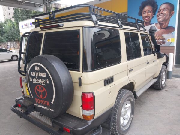 2016 Landcruiser Hardtop 4200cc Diesel - Image 6