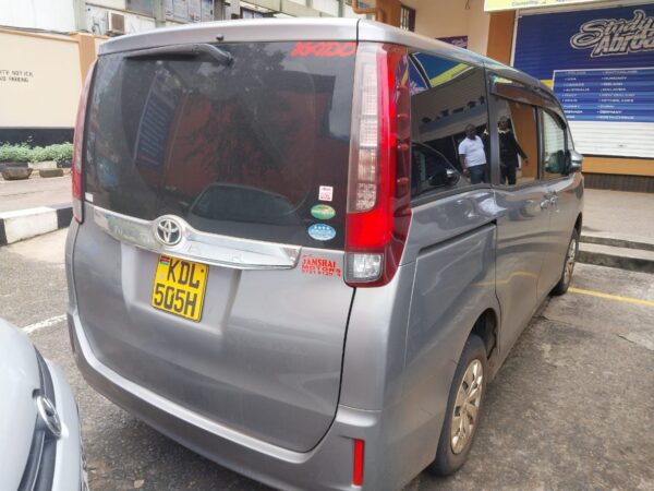 2015 Toyota Noah, 2000cc Petrol - Image 8