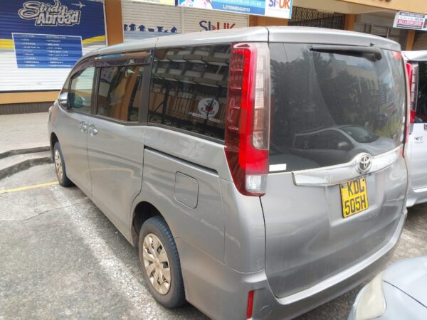 2015 Toyota Noah, 2000cc Petrol - Image 6