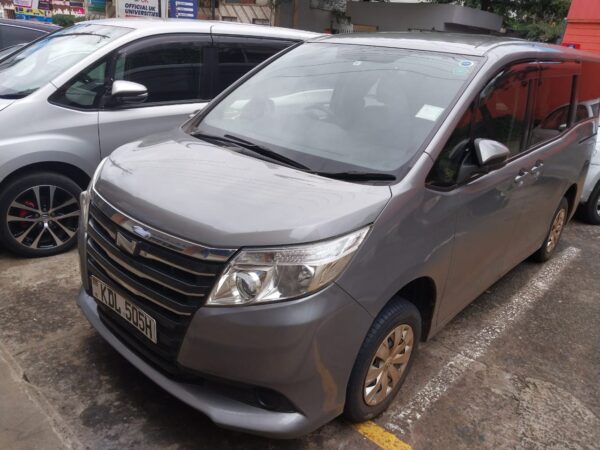 2015 Toyota Noah, 2000cc Petrol - Image 5