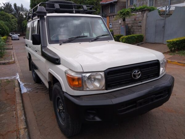 2016. Toyota Landcruiser Hardtop. 4200cc Diesel