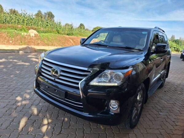 2015 Lexus LX 570 5700cc petrol - Image 12