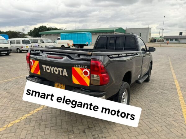 2018 Toyota Hilux Single Cabin 2400cc GD6 - Image 8