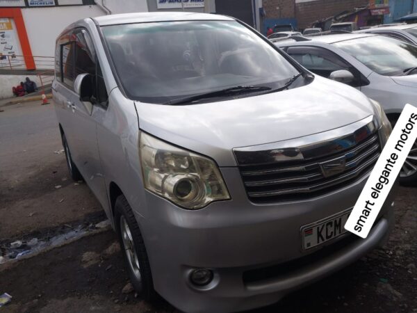 2011 Toyota Noah 2000cc petrol - Image 3