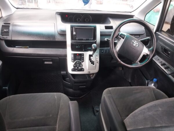 2011 Toyota Noah 2000cc petrol - Image 5