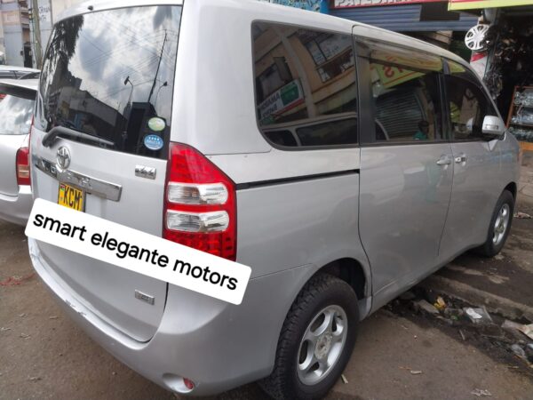 2011 Toyota Noah 2000cc petrol - Image 7