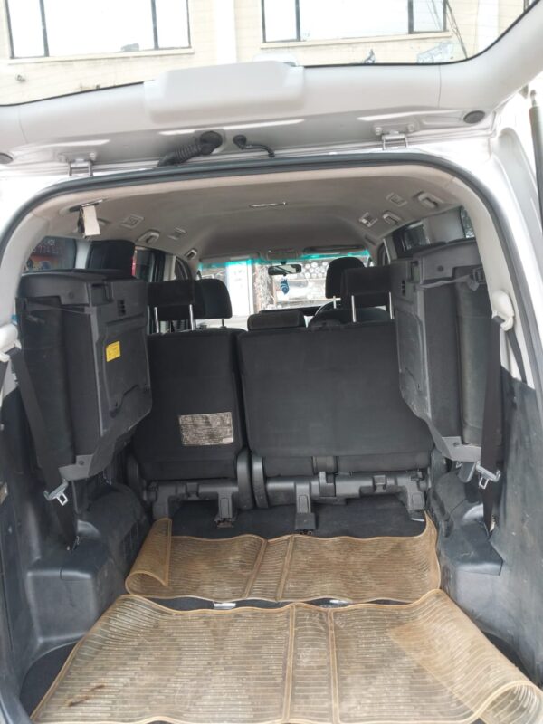 2011 Toyota Noah 2000cc petrol - Image 8