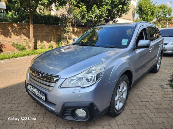 2012 Subaru Outback  2450cc petrol - Image 4