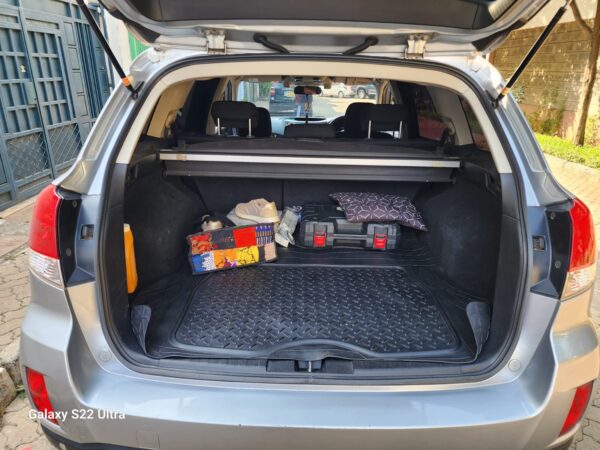 2012 Subaru Outback  2450cc petrol - Image 8