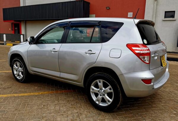 2009 Toyota RAV4 2400cc petrol - Image 3