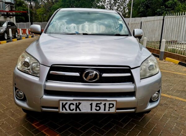 2009 Toyota RAV4 2400cc petrol - Image 8