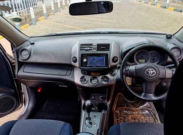 2009 Toyota RAV4 2400cc petrol - Image 6