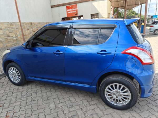 2012 SUZUKI SWIFT 1300cc petrol - Image 11