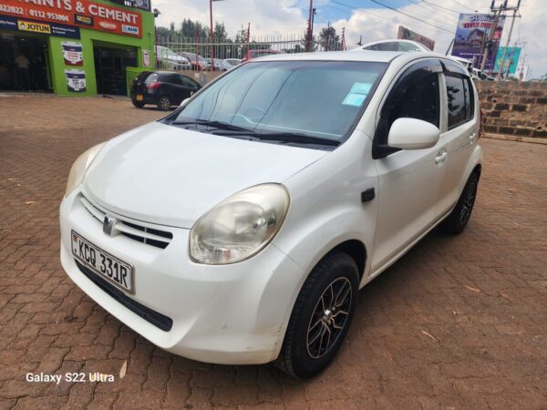 2011 Toyota passo 1000cc petrol