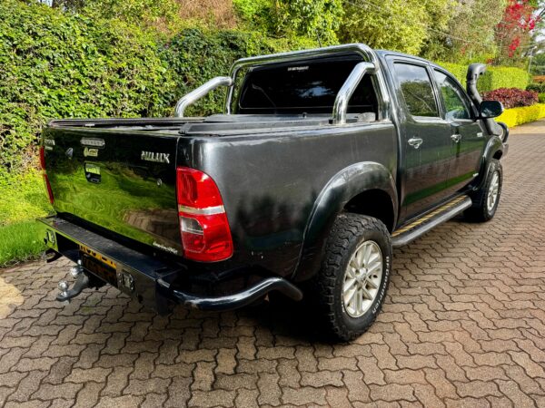 2013 Toyota Hilux Invincible 3000cc Diesel Turbo - Image 7