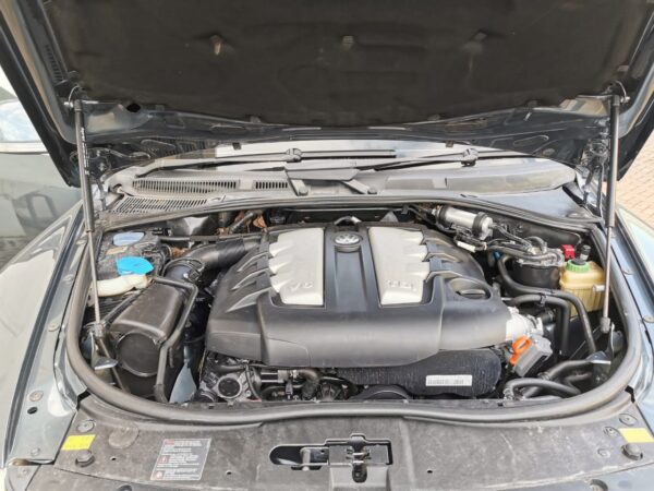 2008 Model VOLKSWAGEN TOUREG 3000cc - Image 4