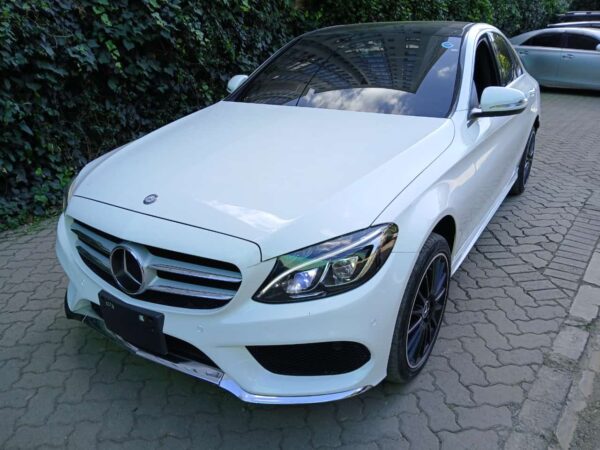 2015 Mercedes C200 - Image 10