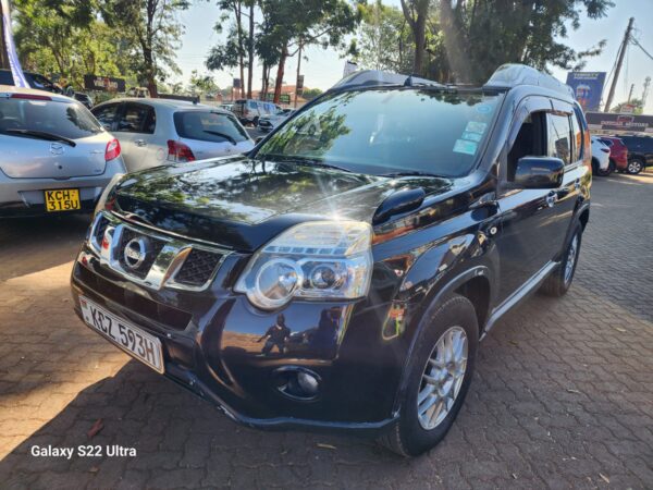 2013 Nissan X-Trail  2000cc petrol - Image 3