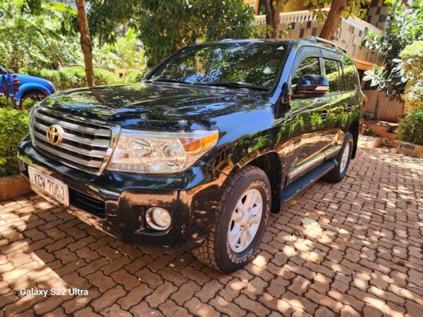 2012 Toyota V8 4200CC Diesel - Image 4