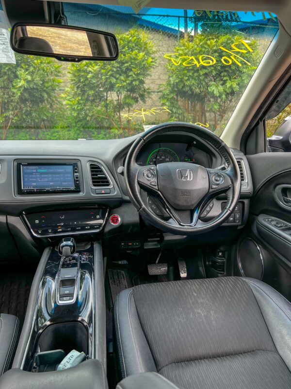 2018 Honda vezel 1500CC Petrol hybrid - Image 6