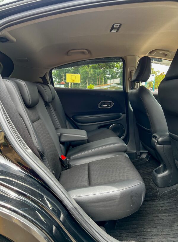 2018 Honda vezel 1500CC Petrol hybrid - Image 9