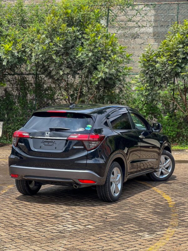 2018 Honda vezel 1500CC Petrol hybrid - Image 10