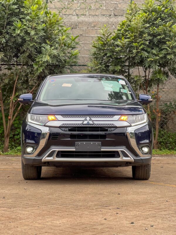 2017 Mitsubishi Outlander 2000CC Petrol