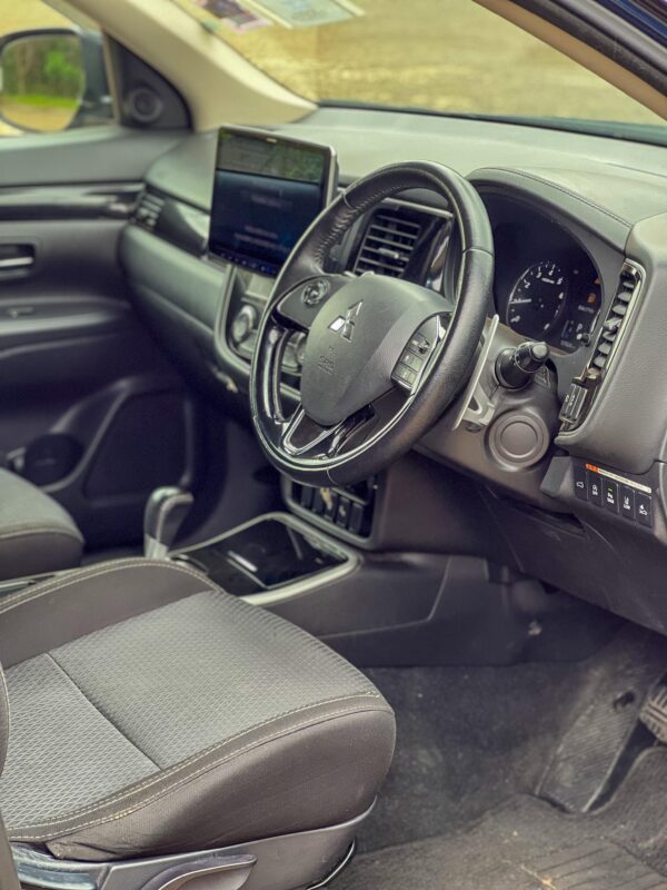 2017 Mitsubishi Outlander 2000CC Petrol - Image 6