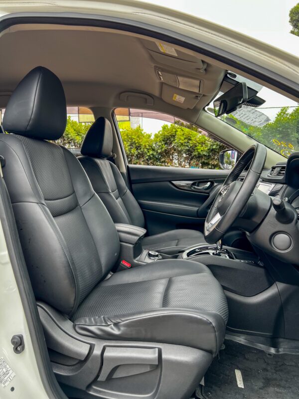 2018 Nissan Xtrail newshape 2000CC Petrol - Image 6