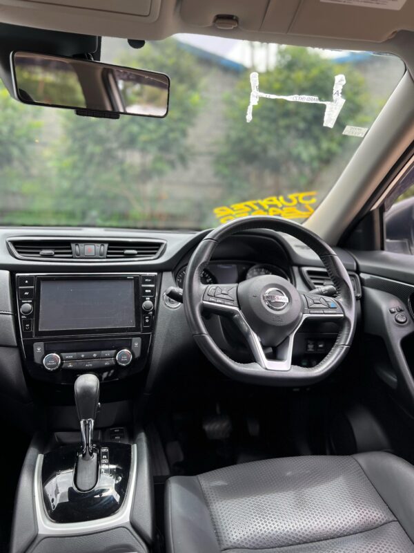 2018 Nissan Xtrail newshape 2000CC Petrol - Image 8