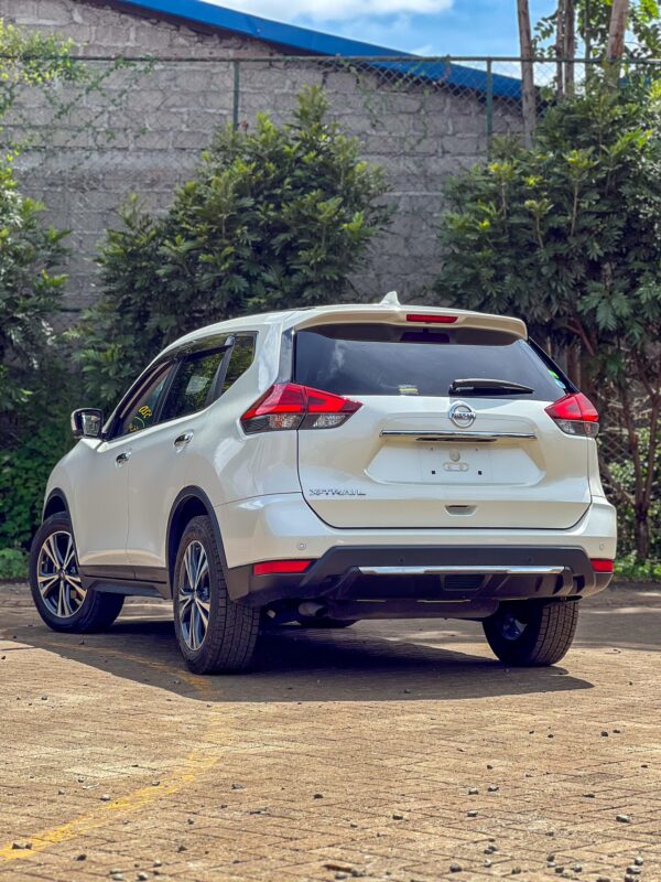 2018 Nissan Xtrail newshape 2000CC Petrol - Image 9