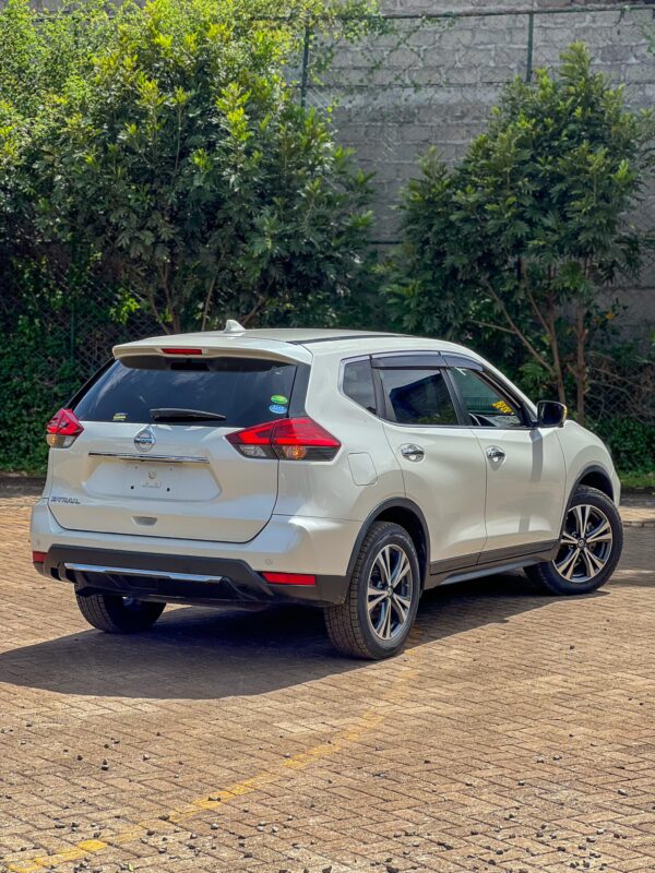 2018 Nissan Xtrail newshape 2000CC Petrol - Image 10