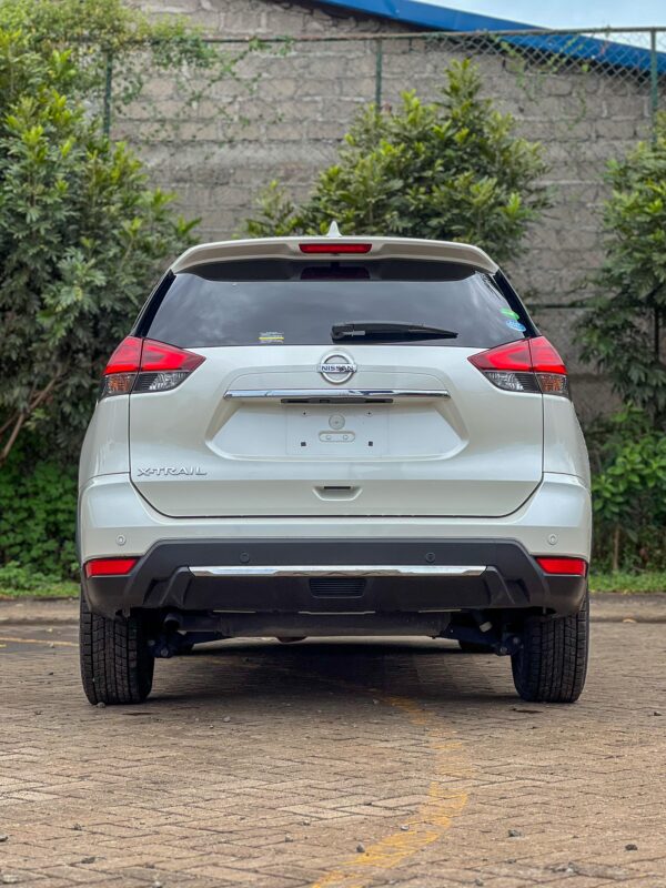 2018 Nissan Xtrail newshape 2000CC Petrol - Image 11