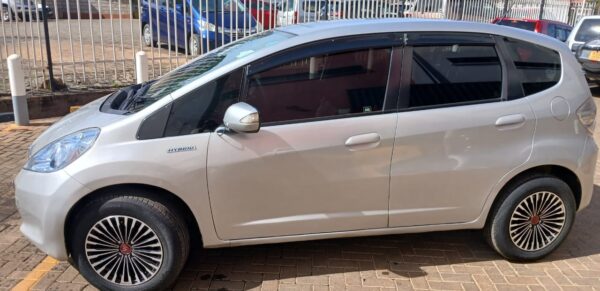 2013 Honda fit hybrid 1300CC Petrol - Image 3
