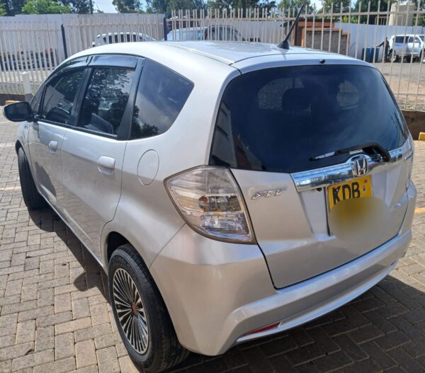 2013 Honda fit hybrid 1300CC Petrol - Image 8
