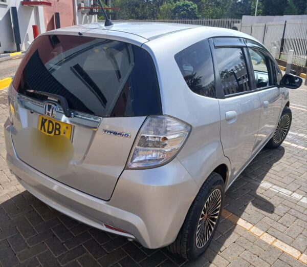 2013 Honda fit hybrid 1300CC Petrol - Image 11