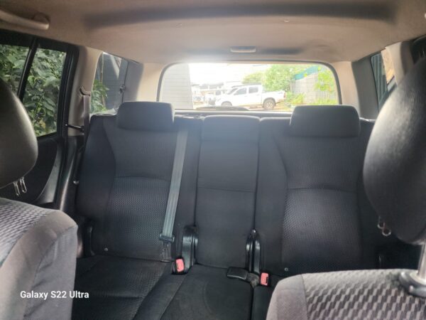 2005 Toyota kluger 2400CC Petrol - Image 4