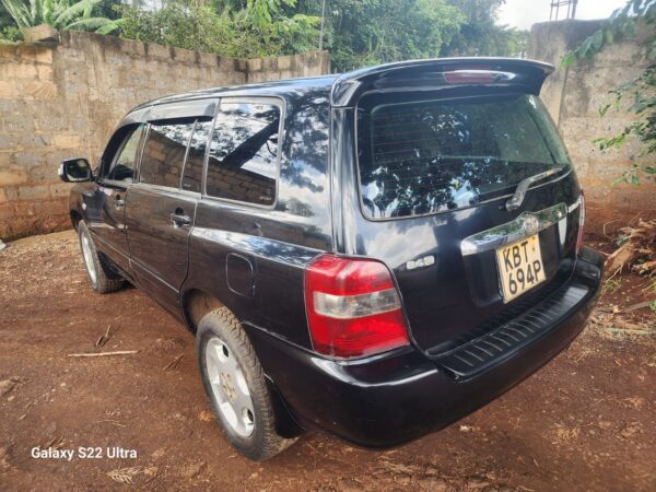 2005 Toyota kluger 2400CC Petrol - Image 5