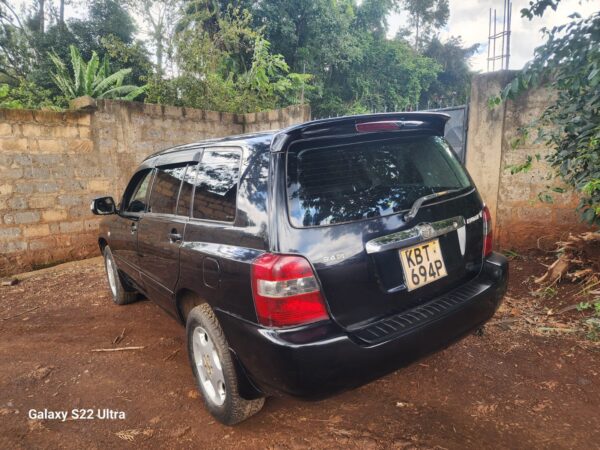2005 Toyota kluger 2400CC Petrol - Image 6