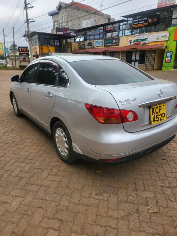 2011 Nissan bluebird 2000CC Petrol - Image 7