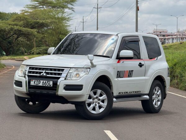 2015 pajero Mitsubishi 3200CC Disel - Image 2
