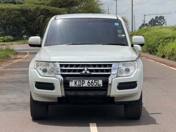 2015 pajero Mitsubishi 3200CC Disel
