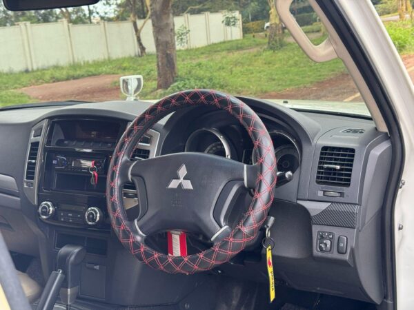 2015 pajero Mitsubishi 3200CC Disel - Image 19