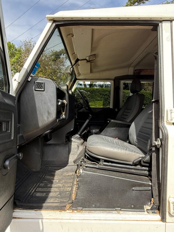 2010LAND ROVER DEFENDER LOCAL - Image 3