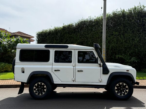 2010LAND ROVER DEFENDER LOCAL - Image 11